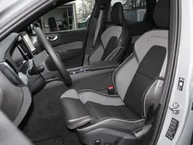 Volvo XC60 T6 Plug-in hybrid AWD Ultra Black Edition thumbnail 4