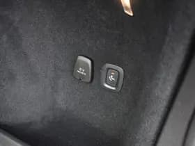 Volvo V60 T6 AWD 350PK Plug-in Hybrid Plus Dark thumbnail 17