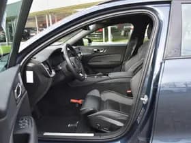 Volvo V60 T6 AWD 350PK Plug-in Hybrid Plus Dark thumbnail 27