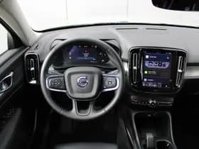 Volvo XC40 thumbnail 2