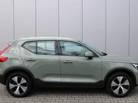 Volvo XC40 thumbnail 3