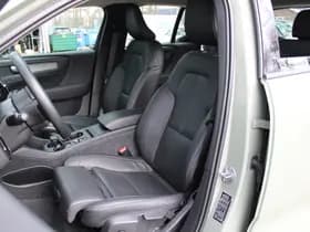 Volvo XC40 thumbnail 4