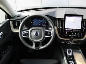 Volvo XC60 T6 Plug-in hybrid AWD Plus Dark thumbnail 2