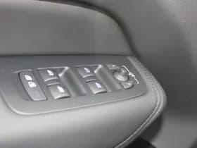 Volvo XC60 T6 Plug-in hybrid AWD Plus Dark thumbnail 24