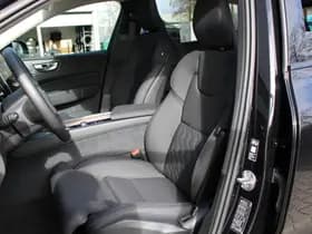 Volvo XC60 T6 Plug-in hybrid AWD Plus Dark thumbnail 4