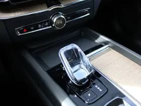 Volvo XC60 T6 Plug-in hybrid AWD Plus Dark thumbnail 33