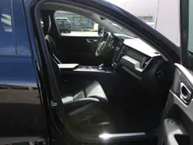 Volvo XC60 T6 Plug-in hybrid AWD Plus Dark thumbnail 35