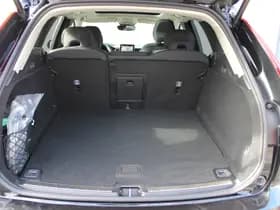 Volvo XC60 T6 Plug-in hybrid AWD Plus Dark thumbnail 10