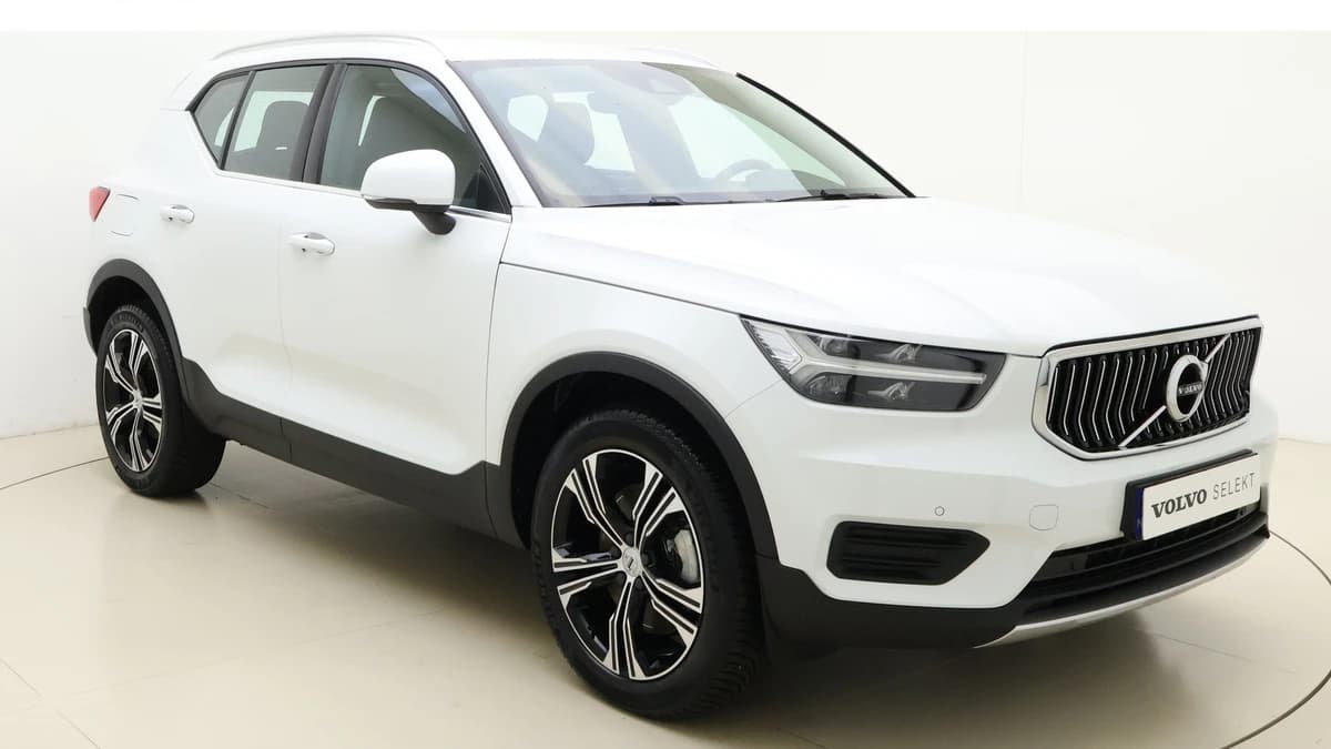 Volvo XC40 T4 211pk Inscription / Leder / BLIS / Adaptieve cruise / Stoel-Stuur verwarming / 19 inch / PDC camera. — foto 1