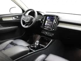 Volvo XC40 T4 211pk Inscription / Leder / BLIS / Adaptieve cruise / Stoel-Stuur verwarming / 19 inch / PDC camera. thumbnail 2