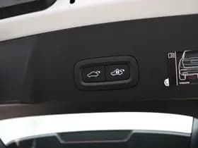 Volvo XC40 T4 211pk Inscription / Leder / BLIS / Adaptieve cruise / Stoel-Stuur verwarming / 19 inch / PDC camera. thumbnail 14