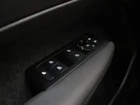 Volvo XC40 T4 211pk Inscription / Leder / BLIS / Adaptieve cruise / Stoel-Stuur verwarming / 19 inch / PDC camera. thumbnail 18