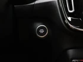 Volvo XC40 T4 211pk Inscription / Leder / BLIS / Adaptieve cruise / Stoel-Stuur verwarming / 19 inch / PDC camera. thumbnail 31