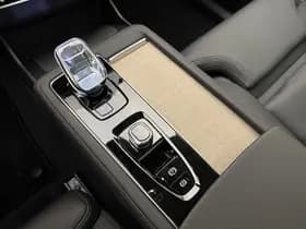 Volvo XC90 T8 455pk AWD Ultra Dark / €7500,- voordeel korting / NIEUW / DIRECT LEVERBAAR / MY26 / Luchtvering / El. Trekhaak / Getint glas / thumbnail 38