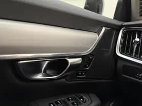 Volvo V90 T6 350pk AWD Plus Dark / 360 Camera / Full-LED / El. Trekhaak / Getint glas / El. Stoelen / Harman&Kardon Audio / 19'' / ACC / BLIS / Stoel + Stuurw. Verwarming / thumbnail 31