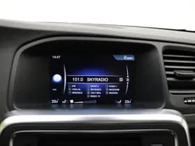 Volvo V60 2.4 D6 AWD Plug-In Hybrid Summum / Schuif-/kanteldak / Keyless / Adapt. Cruise / BLIS / On Call / Elektr. Sportstoelen / Premium Sound / Act. Grootlicht / Trekhaak / Xenon / thumbnail 28