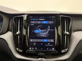 Volvo XC60 T6 Plug-in hybrid AWD Ultimate Dark / 20 '' Velgen / Head-up Display / Blis / Semi elektrisch trekhaak / thumbnail 32