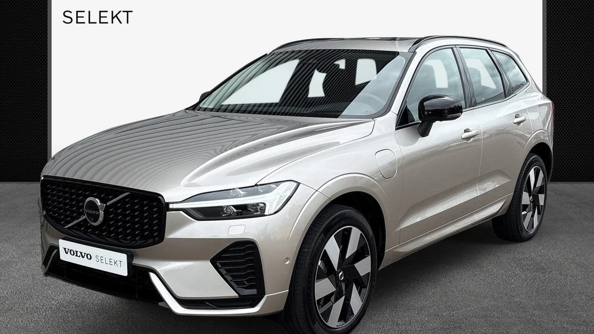 Volvo XC60 T6 Plug-in hybrid AWD Ultra Dark / Harman/Kardon / Trekhaak / Panorama dak / Rondomzichtcamera / — foto 1
