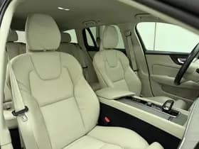 Volvo V60 B4 Automaat Plus Dark / Standkachel / Stoel/- stuurverwarming / Keyles entry / Trekhaak / Camera / thumbnail 16