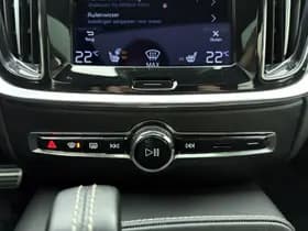Volvo V60 T6 340pk AWD R-Design / Head-Up / Panoramadak / 360 Camera / Full-LED / Harman&Kardon / El. Sportstoelen / Keyless / Trekhaak / ACC / BLIS / DAB / El. Achterklep / thumbnail 44