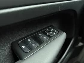 Volvo XC40 T5 262pk Business Pro / Panorama dak / Harman en Kardon audio / Stoel/- en stuurverwarming / Trekhaak / thumbnail 19