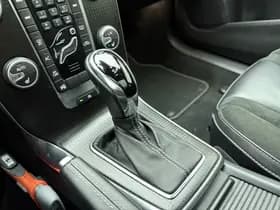 Volvo V40 T3 153pk Automaat Polar+ Sport / 1e Eig. / Panoramadak / Harman&Kardon / PDC + Camera / Stoelverwarming / Getint glas / Keyless / DAB+ / 17'' / On Call / thumbnail 20