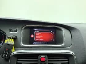 Volvo V40 T3 153pk Automaat Polar+ Sport / 1e Eig. / Panoramadak / Harman&Kardon / PDC + Camera / Stoelverwarming / Getint glas / Keyless / DAB+ / 17'' / On Call / thumbnail 24