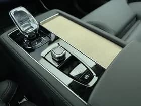 Volvo XC90 T8 455pk AWD Plus Dark / Panorama dak / 360 camera / Lederen dashboard / Geïntegreerd kinderzitje / Harman en kardon audio / thumbnail 42