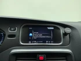 Volvo V40 T3 153pk Automaat Polar+ Sport / Harman&Kardon Audio / Keyless / Panoramadak / Stoelverwarming / Nubuck / Trekhaak / PDC + Camera / thumbnail 10