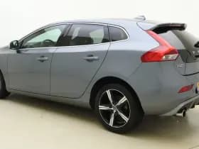 Volvo V40 2.0 T4 190pk Business Sport / Panorama dak / Lederen bekleding / On call / Stoelverwarming / Camera / thumbnail 3