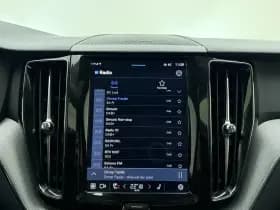 Volvo XC60 T6 355pk hybrid AWD Plus Bright / Panoramisch / H&K audio / Trekhaak / Stoel&Stuur verwarming / Volvo On Call / Google navigatie. thumbnail 30