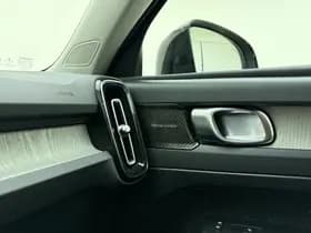 Volvo XC40 thumbnail 43