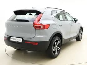 Volvo XC40 B4 211pk Plus Dark / Elektr. stoelen / H&K audio / Trekhaak / Stoel/- en stuurverwarming / Adapt. Cruise / BLIS / Elektr. Achterklep / PDC + CAM / thumbnail 13