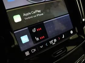 Volvo XC40 B4 211pk Plus Dark / Elektr. stoelen / H&K audio / Trekhaak / Stoel/- en stuurverwarming / Adapt. Cruise / BLIS / Elektr. Achterklep / PDC + CAM / thumbnail 18