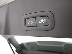 Volvo XC40 B4 211pk Plus Dark / Elektr. stoelen / H&K audio / Trekhaak / Stoel/- en stuurverwarming / Adapt. Cruise / BLIS / Elektr. Achterklep / PDC + CAM / thumbnail 8