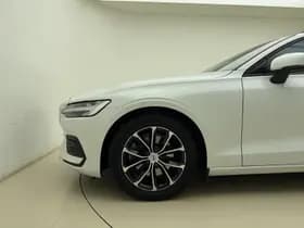 Volvo V60 B3 177pk Momentum Advantage / Stoel + Stuurw. Verwarming / Getint Glas / Trekhaak / PDC + Camera / Apple CarPlay / DAB / Bluetooth / Navigatie / thumbnail 43