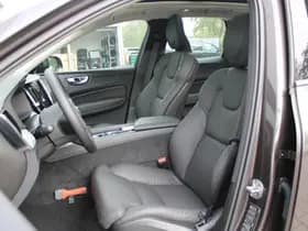 Volvo XC60 T6 Plug-in hybrid AWD Ultra Dark null thumbnail 4