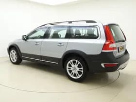 Volvo XC70 T5 245pk Automaat Nordic+ / Schuif-/kanteldak / Adapt. Cruise / BLIS / Elektr. Stoelen / Xenon / Keyless / Leder / Stoelverwarming / Afn. Trekhaak / thumbnail 3