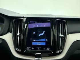 Volvo XC60 thumbnail 30
