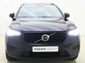 Volvo XC40 thumbnail 3