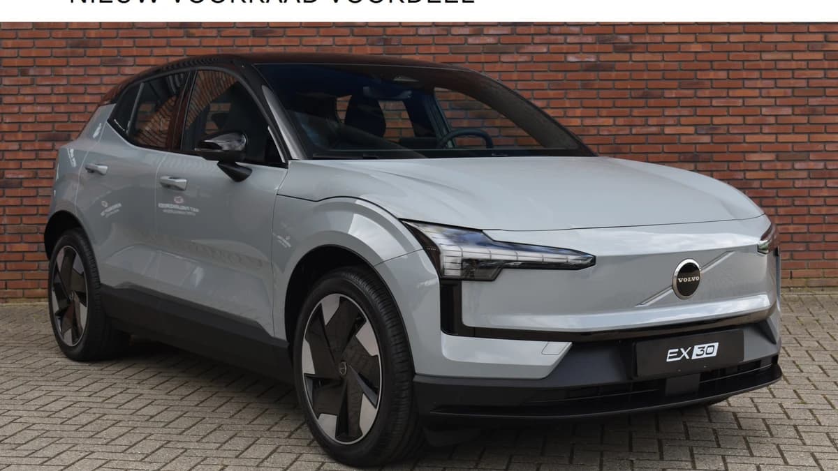 Volvo EX30 Extended Range 272PK Plus — foto 1