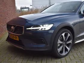 Volvo V60 Cross Country B5 265PK AWD Plus thumbnail 3