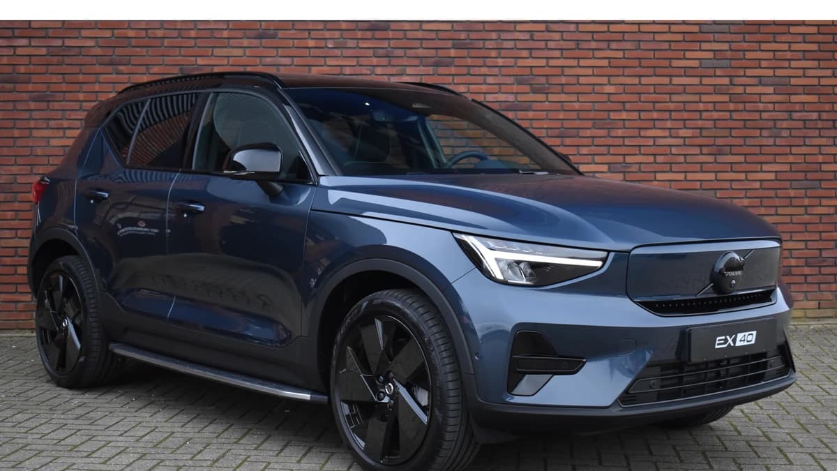 Volvo EX40 Twin Motor 408PK Ultra Black Edition 82 kWh — foto 1