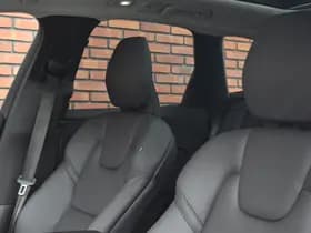 Volvo XC60 T6 350PK Plug-in hybrid AWD Plus Dark thumbnail 6