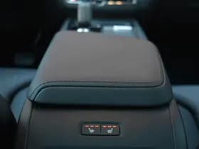 Volvo XC60 T6 350PK Plug-in hybrid AWD Plus Dark thumbnail 25