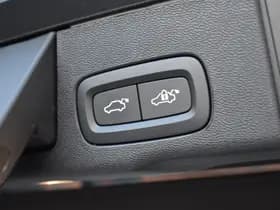 Volvo XC60 T6 350PK Plug-in hybrid AWD Plus Dark thumbnail 28