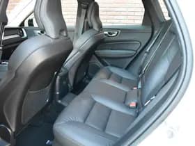 Volvo XC60 T6 350PK Plug-in hybrid AWD Plus Dark thumbnail 9