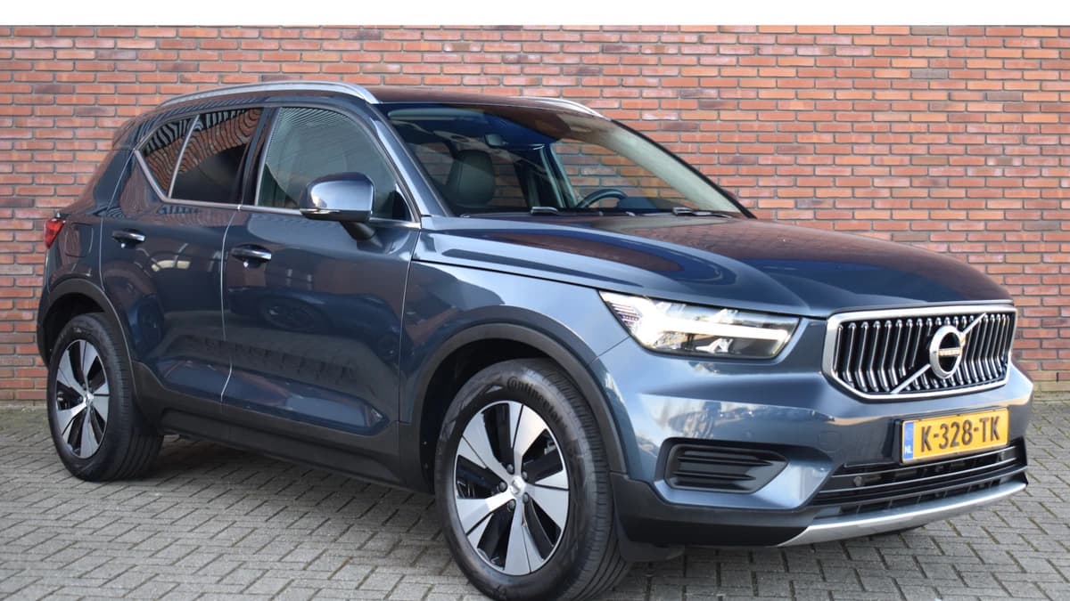 Volvo XC40 T4 211PK Recharge Inscription Expression — foto 1