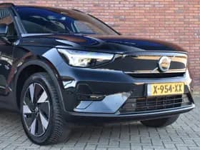 Volvo XC40 thumbnail 2