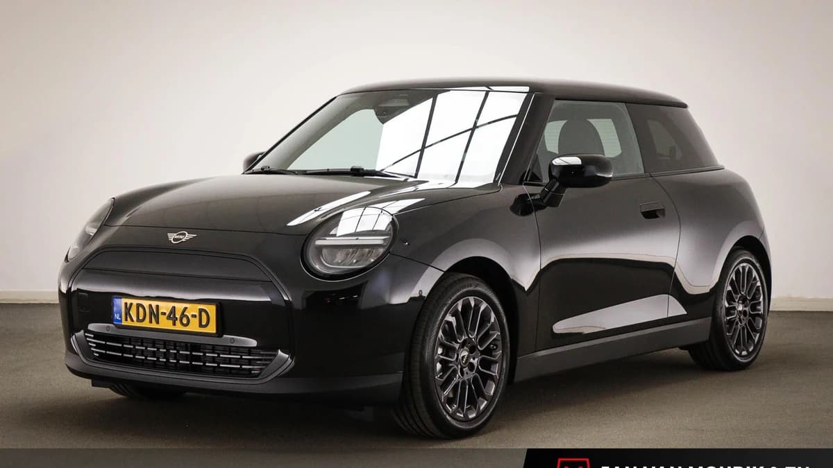 MINI 3-Deurs Mini Cooper E Essential 40.7 kWh | NIEUW | LED | APPLE | CAMERA | 17" — foto 1